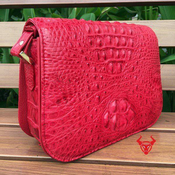 "Túi đeo chéo nữ da cá sấu đỏ ME0804: Sự kết hợp hoàn hảo giữa thời trang và chất lượng"