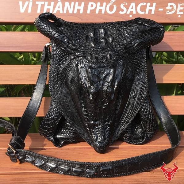 "Thời trang đẳng cấp: Túi da cá sấu nguyên con handmade TI0110"