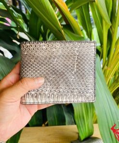 Ví da cao cấp dành cho người yêu phong cách khác biệt.