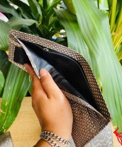 Ví da rắn hổ mang sang trọng, thiết kế độc bản.